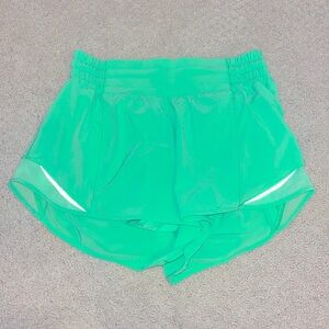 pistachio green lululemon hotty hot HR